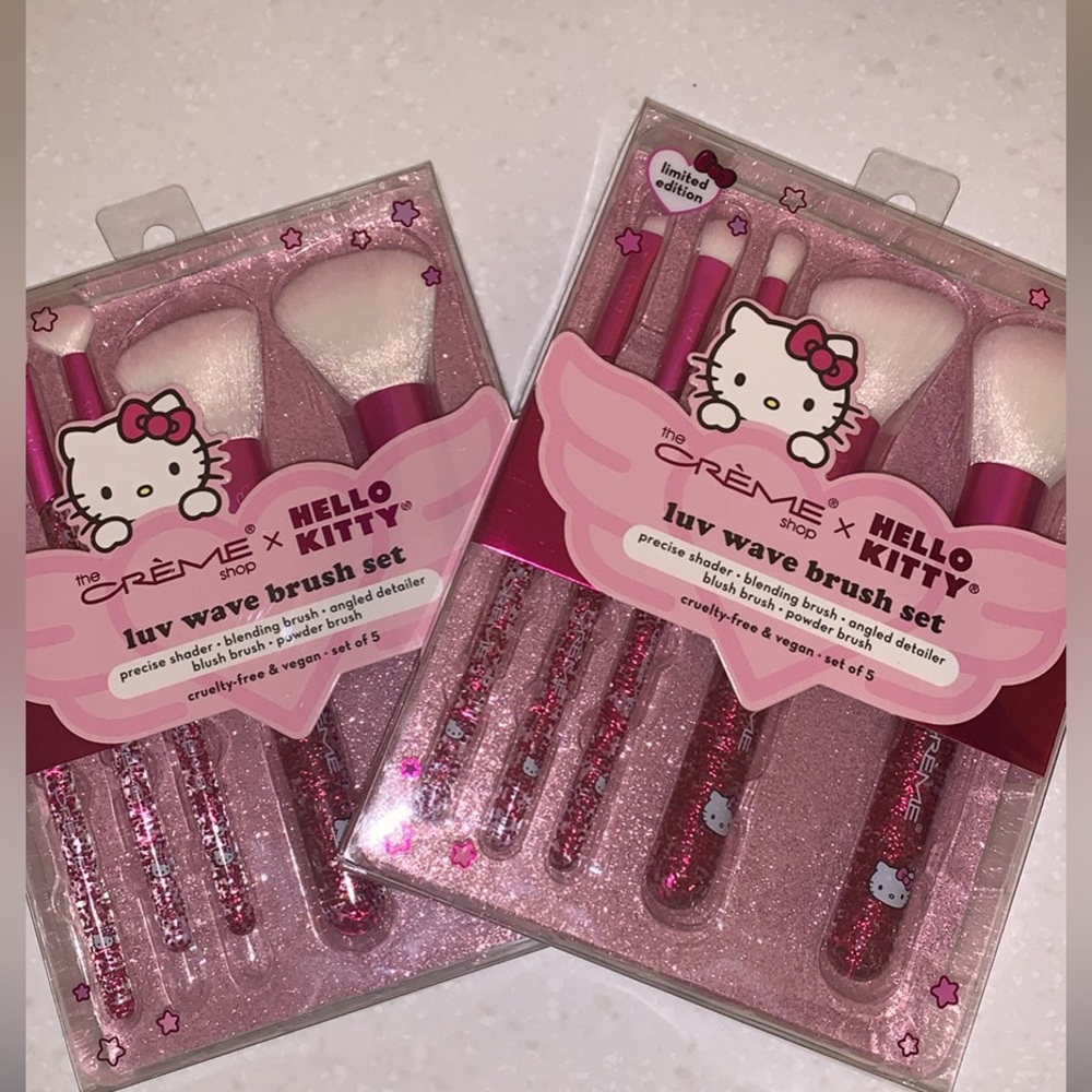 Limited Edition Hello Kitty Makeup Brushes